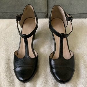 Chelsea crew Marlo t-strap